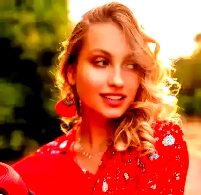 Customer portrait — Immediate Rise UK performance chart